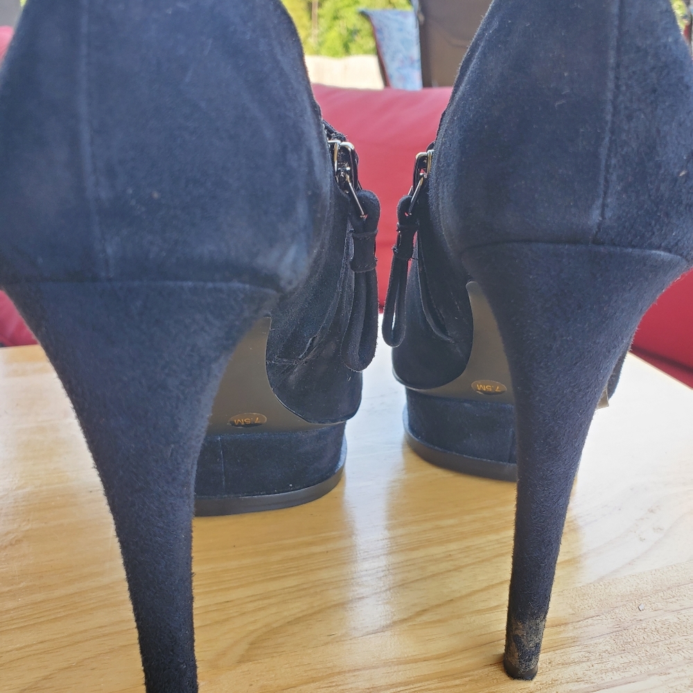 Black suede platform boot shoe, size 7.5M.
